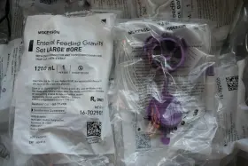 16-702505 Mckesson Enteral Feeding Gravity Set Large Bore Enfit Connector 1200ml Lot Of 12