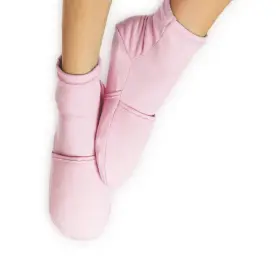 Natracure 810001501990 Cold Therapy Socks Reusable Gel Ice Frozen Slippers Small Medium Pink